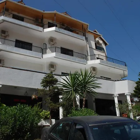 Freskia Hotell 3*