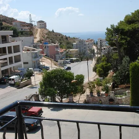 Freskia Hotell 3*