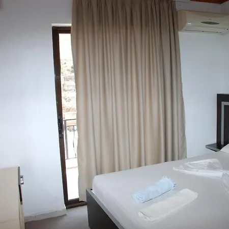 Freskia 3* Sarandë