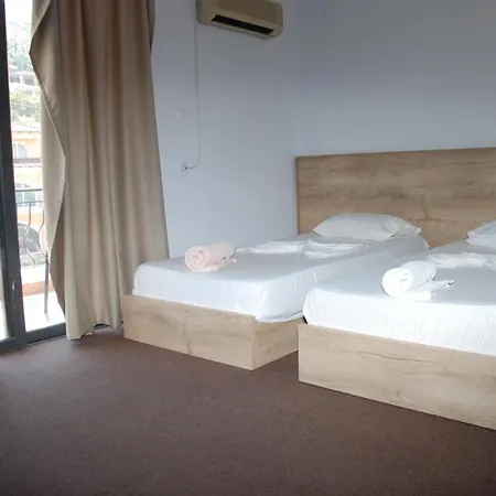 Hotell Freskia 3*