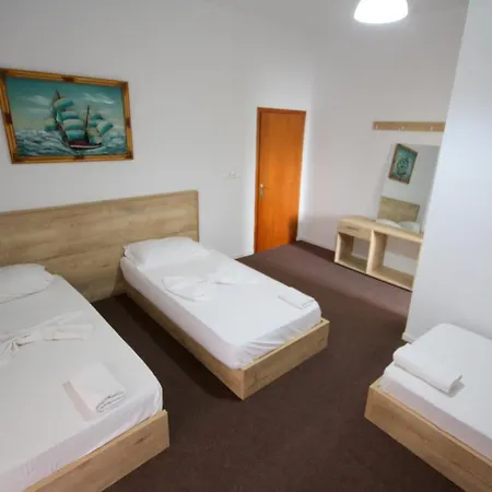 Freskia Hotell 3*