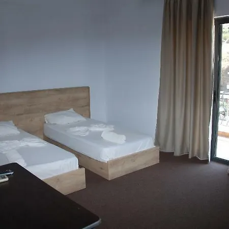 Freskia Hotell Sarandë